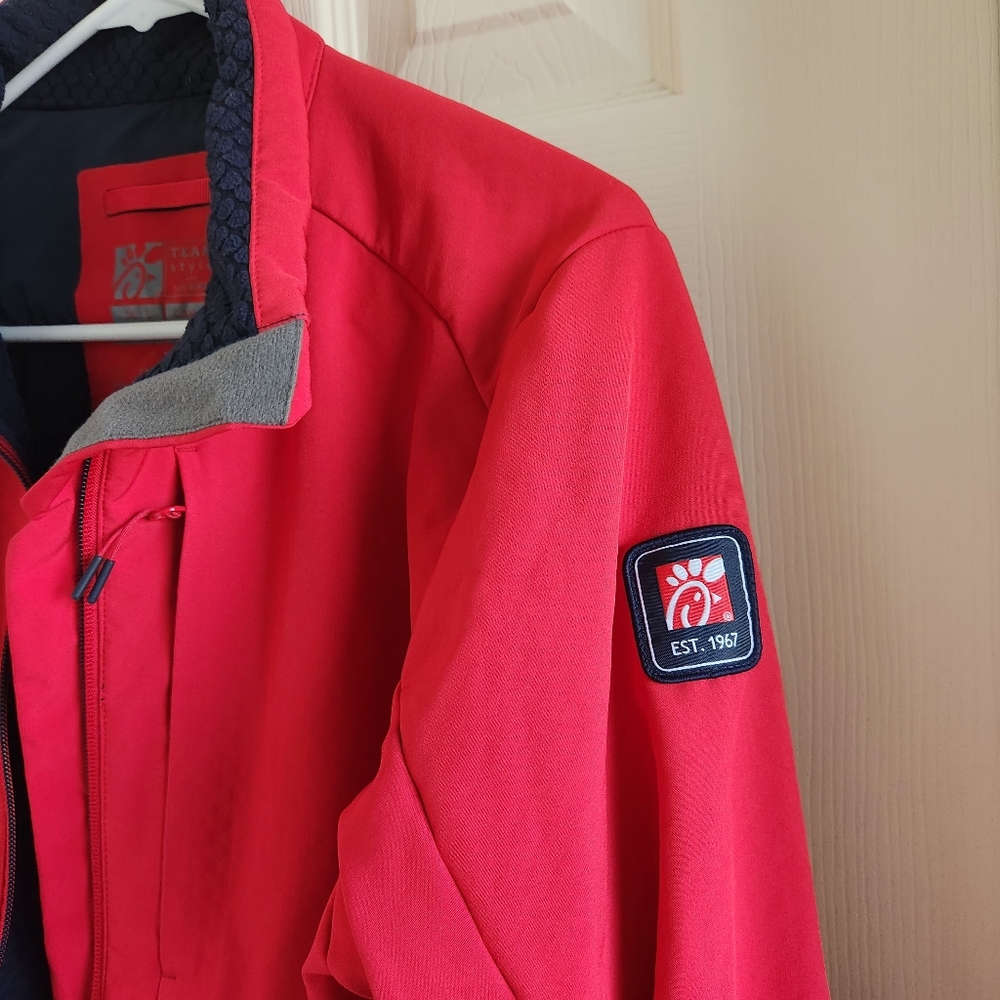 Chick-Fil-A Oobe Team Style Full Zip Up Jacket Size Large - Picture 8 of 11